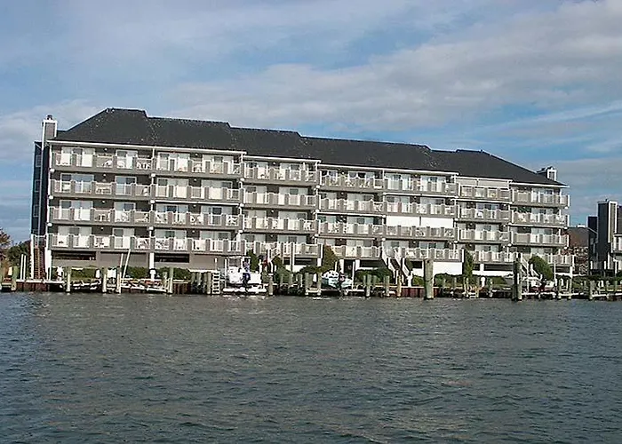 Harbour Island 403m Apartment *